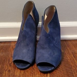 Franco Sarto velvet blue heels